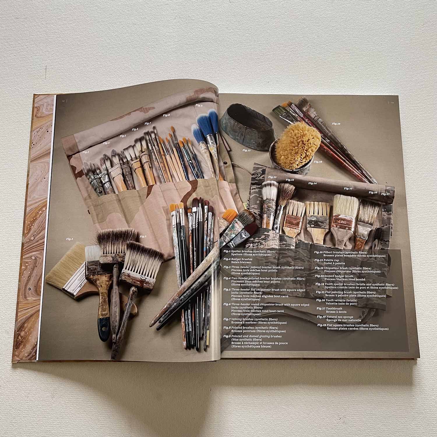 Book : Hand painted stones and marbles : Julien Gautier