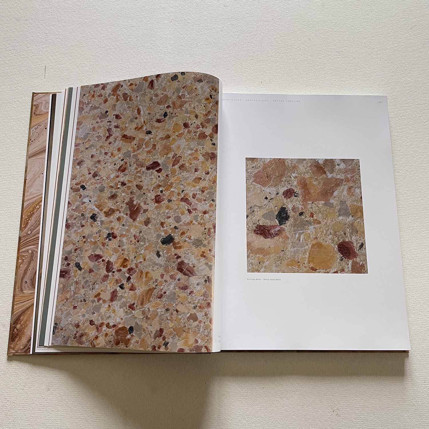 Book : Hand painted stones and marbles : Julien Gautier
